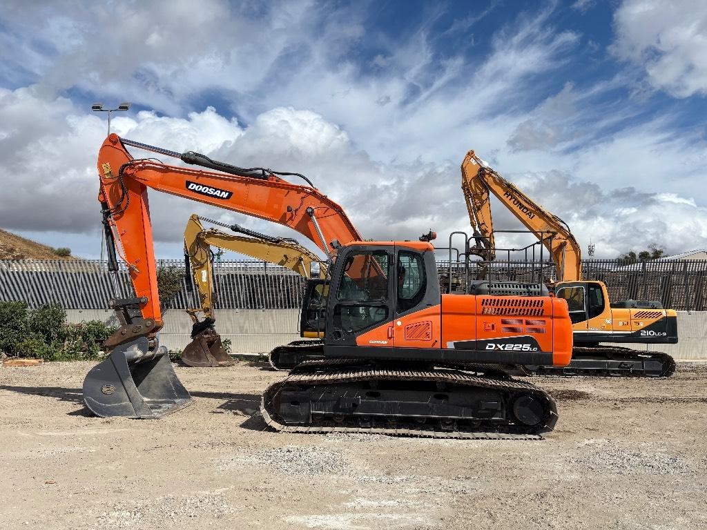 Doosan DX 225 LC-5 Excavadoras de cadenas