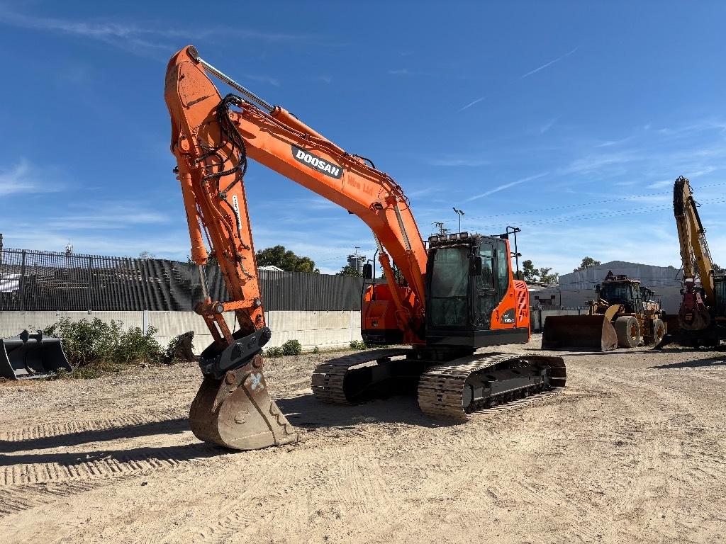 Doosan DX 235 LCR Excavadoras de cadenas