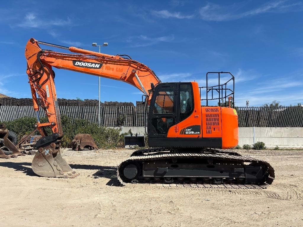 Doosan DX 235 LCR Excavadoras de cadenas